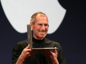 steve_jobs_macbook.jpg