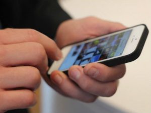 iphone5s_mao_625.jpg