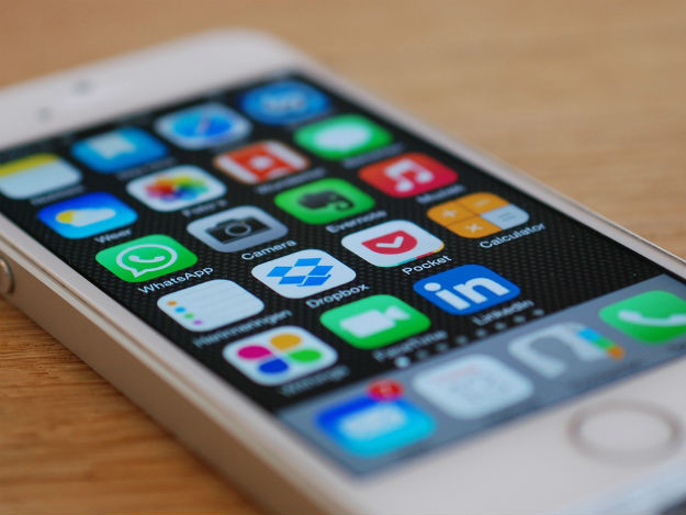 app_iphone.jpg