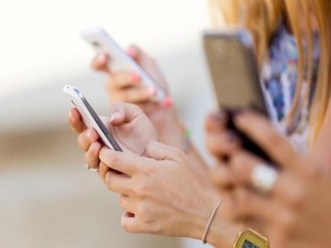 Vendas de smartphones crescem 49% em um ano no Brasil