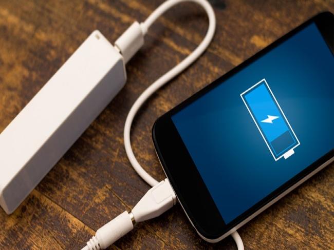 Carregadores de celular fabricados no Brasil poderão ser padronizados