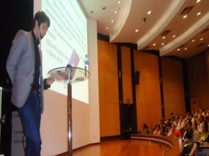 Médico mineiro cria instrumento para cirurgias de catarata com impressora 3D