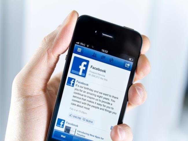 Publicidade móvel impulsiona lucros do Facebook no último trimestre