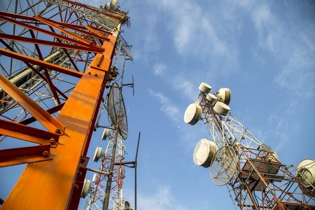 Brasília deve retirar 31 antenas de telefonia celular instaladas em escolas