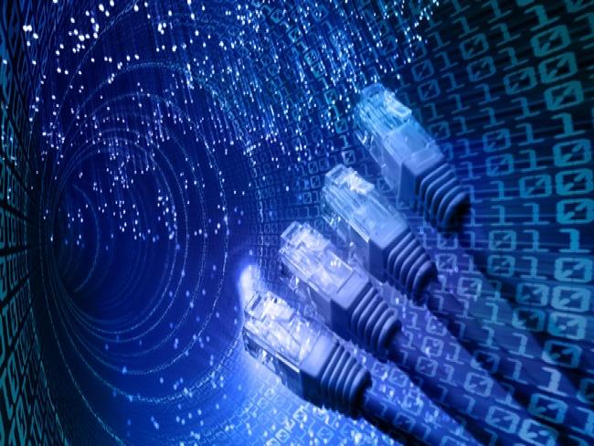 Câmara aprova projeto que proíbe cobrança de serviço de provedor para acesso à web