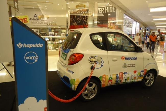 Fortaleza começa a testar carros elétricos compartilhados para uso na cidade
