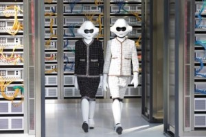 Chanel usa data center como tema de desfile e leva tecnologia para passarelas