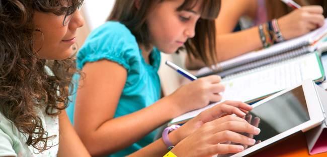 TICs em escolas públicas são usadas em grande parte como apoio a processos administrativos