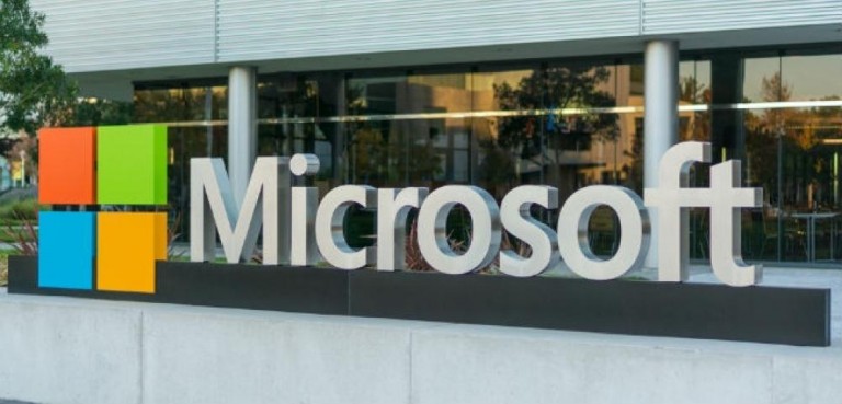 Microsoft doa US$ 1 bilhão em recursos de computação em nuvem para entidades