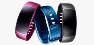 Pulseira inteligente fit da Samsung chega ao Brasil