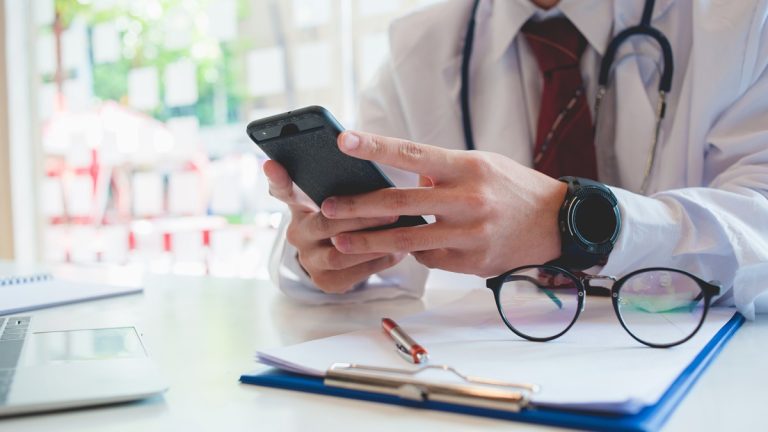 medico, smartphone
