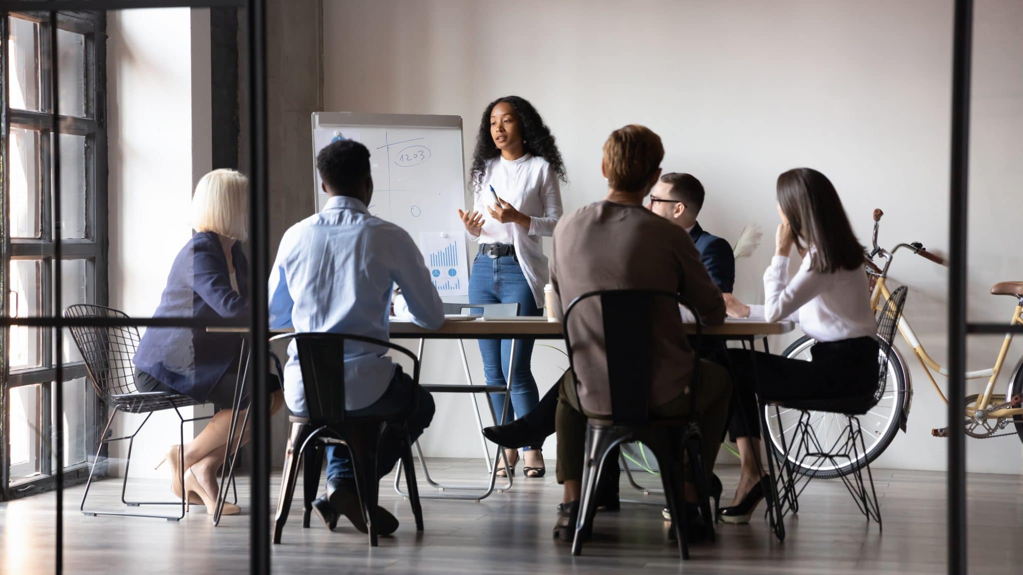 diversidade, inclusão, trabalho, reunião