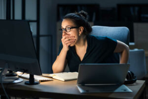 ransomware, mulher, ataque, ciberataque, CISOs, erro humano