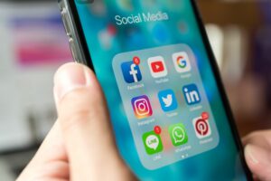 redes sociais perigo para a saúde pública, tempo online