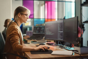 habilidades digitais, capacitação, mulher, trabalho, computador