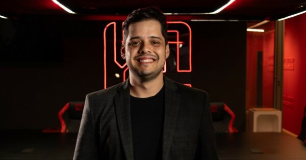 Fernando Miranda, Staage, V4 Company