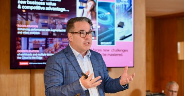 Charles Ferland, vice-presidente e general manager de Edge Computing e Telecomunicacões da Lenovo, infraestrutura de IA