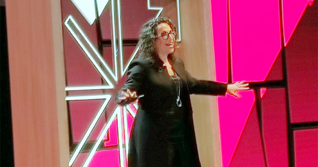 Para a futurista Amy Webb, não devemos estar preparados para tudo, mas estar preparados para qualquer coisa (Imagem: Paulo Silvestre/IT Forum)
