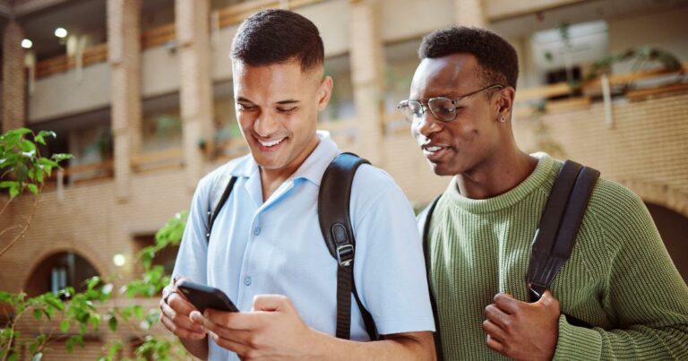 educação, alunos, universidade, escola, conectividade, 5G, celular, smartphone, educação