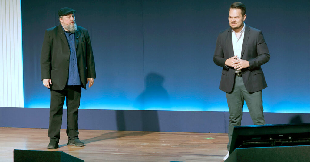Patrick Hevesi e Oscar Isaka, do Gartner, durante a abertura da conferência sobre segurança e gestão de risco (Imagem: Divulgação)